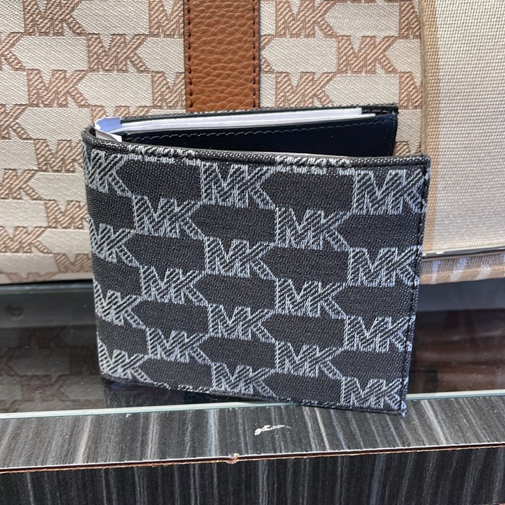 Michael Kors Men’s Women’s Cooper Logo Fabric Billfold Wallet Black Multi NWT - Picture 1 of 16